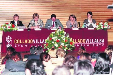 El alcalde inaugura unas jornadas sobre la Ley de Dependencia con críticas a Esperanza Aguirre