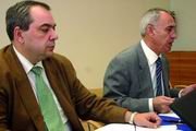 Antonio Lobo, a la izquierda, y Carlos Galbeño, durante la presentación de los Presupuestos