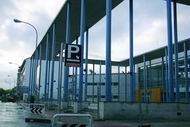 Acceso al garaje de la biblioteca municipal, aún sin inaugurar