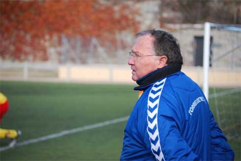 Pepe Díaz, dirigiendo al Torrelodones 