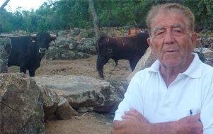 Hilario Serrano, en su finca de Galapagar en julio de 2011 (Foto: El Faro del Guadarrama)