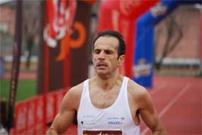 El atleta de Guadarrama, en una edición pasada de la Tragamillas villalbina (Foto: Archivo)