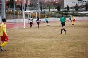 Campillo marca el segundo gol del CUC Villalba tras asistencia de Álvaro (Foto: E. Peñas)