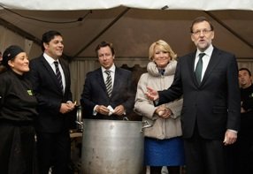 Agustín Juárez, Carlos Floriano, Esperanza Aguirre y Mariano Rajoy, momentos antes de la cena de navidad del PP de Madrid