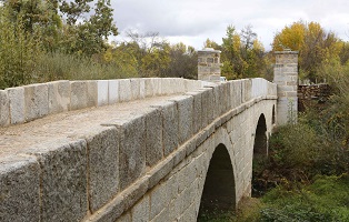 Finalizan las obras de restauración del puente junto a Monesterio,entre San Lorenzo y El Escorial