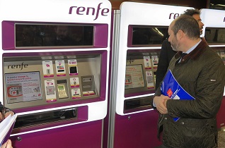 El abono transporte de la Comunidad de Madrid ya se puede recargar en las máquinas de Cercanías