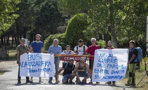Aumenta el control de acceso de vehículos y el baño en La Pedriza