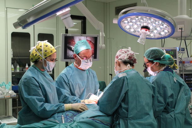 El Hospital General de Villalba realiza una compleja reconstrucción mamaria bilateral sin implante