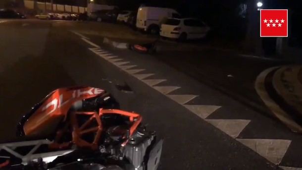 Muere un joven de 24 años tras chocar la moto en la que viajaba con un coche aparcado en Collado Villalba