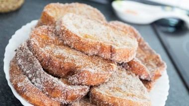 Galapagar celebra su primer concurso de torrijas con 17 participantes