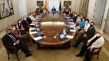 “¡Viva la carne poco hecha (de político)!”