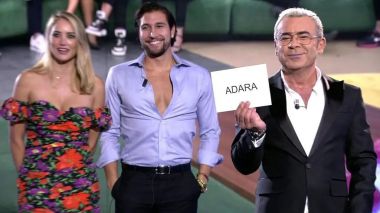 Adara Molinero ocupa el lugar de Sofía Cristo y se convierte en la nueva concursante de 'La casa de los secretos'