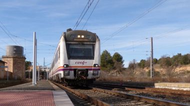 Los usuarios de trenes regionales de Renfe podrán seguir viajando con el abono transportes C2