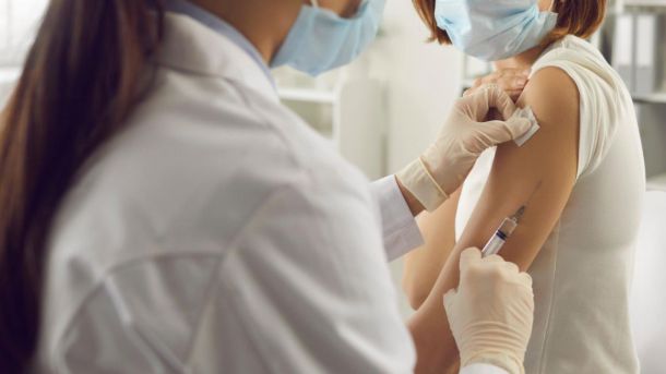 La Comunidad de Madrid abre la autocita para vacunar contra el COVID-19 a los niños de 8 años y a los adultos con doble dosis de AstraZeneca