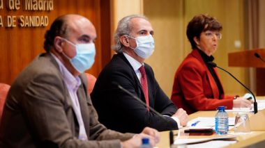 La Comunidad de Madrid enviará 330.000 SMS para promover la tercera dosis de la vacuna contra el COVID
