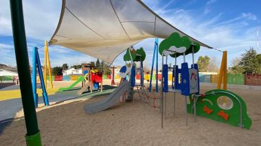 Majadahonda comienza con la renovación de zonas infantiles en parques y centros educativos
