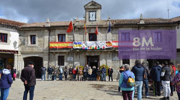 Guadarrama conmemora el 8M con la lectura de un manifiesto por la igualdad