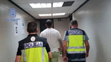 La Policía Nacional detiene a uno de los líderes de Ultras Sur por delitos de lesiones y daños