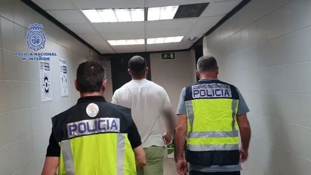 La Policía Nacional detiene a uno de los líderes de Ultras Sur por delitos de lesiones y daños