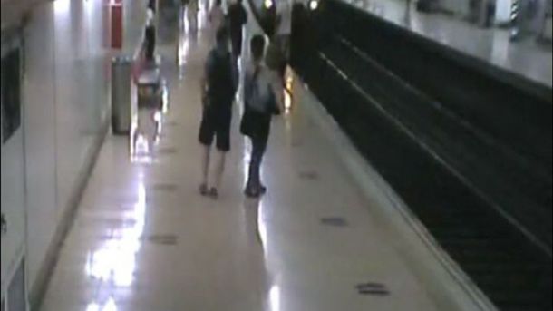 Un policía fuera de servicio rescata a un hombre en Madrid a punto de ser arrollado por un tren