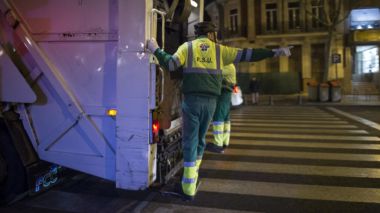 No habrá recogida de residuos en Nochebuena y Navidad en Madrid
