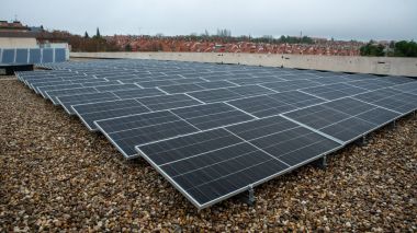 La bonificación en el IBI por la instalación de placas fotovoltaicas sube al 45 % este año en Boadilla