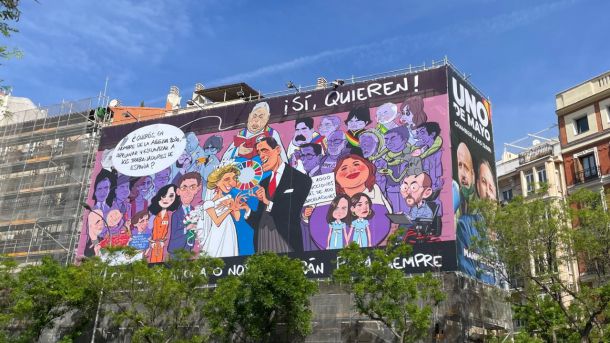 VOX despliega una lona en Madrid contra el 'consenso progre' de Sánchez, Díaz, Ayuso, Feijóo...