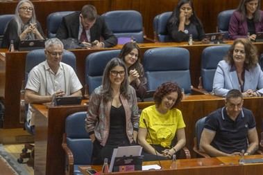 Bergerot critica a Ayuso por su viaje a México y exige que lo pague de su bolsillo