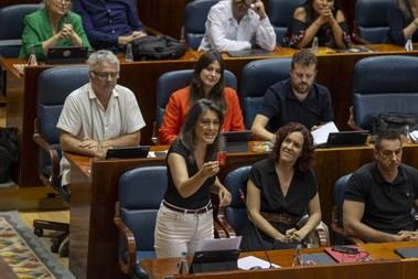 Bergerot critica a Ayuso por eliminar el abono de transporte a migrantes