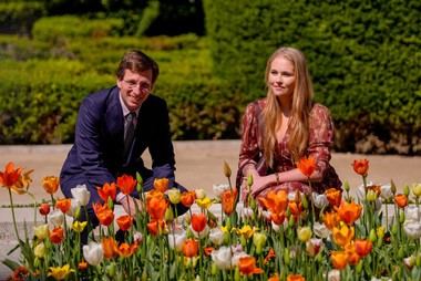Almeida y la princesa de Orange presentan el jardín de tulipanes en Madrid
