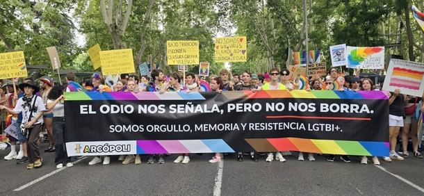 Arcópoli critica la decisión del PSOE de eliminar la 'Q+' en las siglas LGTBI+