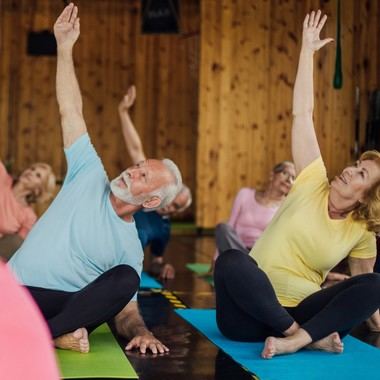 Prórroga de talleres de yoga y pilates para mayores en Torrelodones