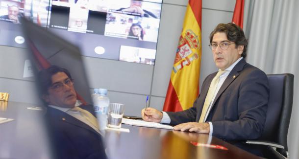 La Comunidad de Madrid reducirá un 50% el precio de los abonos transporte mensuales en la región
