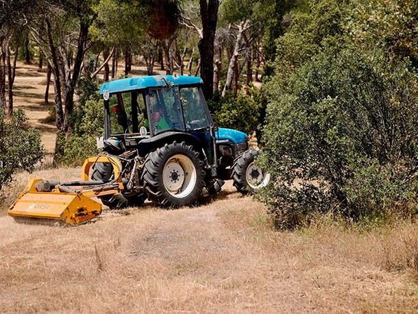 Comienza la campaña de desbroce para prevenir incendios en Las Rozas