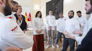 Díaz Ayuso homenajea a los chefs y sumilleres galardonados en Madrid Fusión