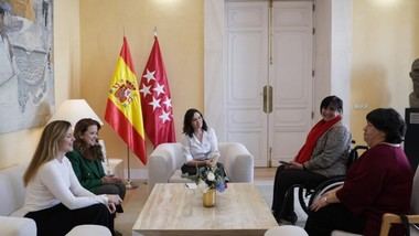 Díaz Ayuso se encuentra con la nueva presidenta de CERMI Madrid