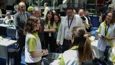 Díaz Ayuso inaugura el Centro de Prensa para la visita del Papa en Madrid