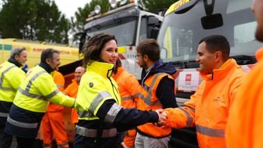 Díaz Ayuso lanza el Plan de Inclemencias Invernales 2025/26 con 6.600 efectivos y tecnología avanzada para seguridad vial