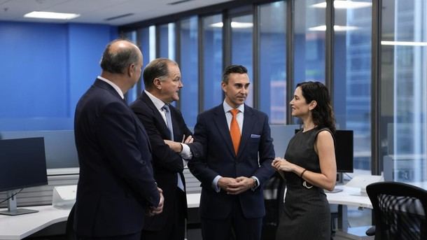 Díaz Ayuso presenta en Texas un laboratorio de datos e IA para la Administración madrileña