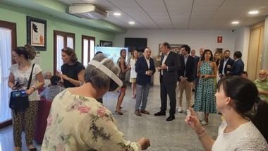 Alcalde y consejero de Digitalización participan en evento intergeneracional en Moralzarzal