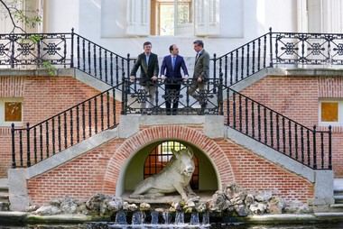 Restauran fortín y casino en el jardín histórico El Capricho de Madrid