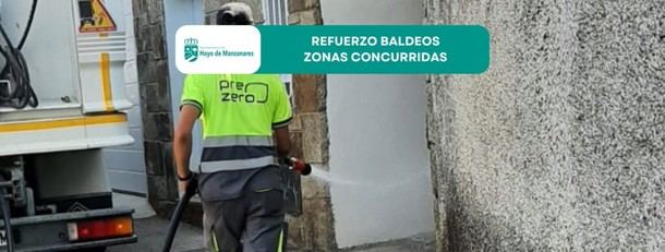 El Ayuntamiento intensifica el baldeo en áreas concurridas durante agosto