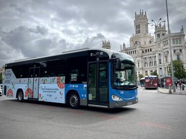 EMT Madrid celebra San Isidro con un autobús y bicicletas decoradas