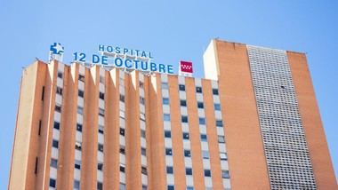 El Hospital 12 de Octubre de Madrid concluye la demolición de su icónica torre