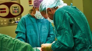 Hospital Puerta de Hierro logra cerrar con éxito una fístula esófago-bronquial en paciente de 84 años
