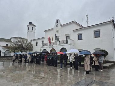 El Ayuntamiento rinde homenaje a los bomberos fallecidos en Alcorcón