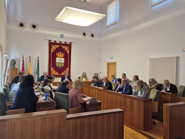 Pleno del Ayuntamiento aprueba medidas económicas y rechaza moción de VOX sobre la M-50