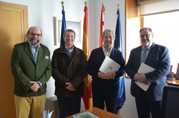 Villanueva de la Cañada firma acuerdo de ayuda humanitaria con Fundación Educación y Libertad