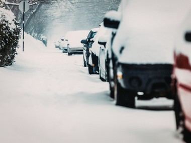 Nevadas complican el tráfico en carreteras de Madrid