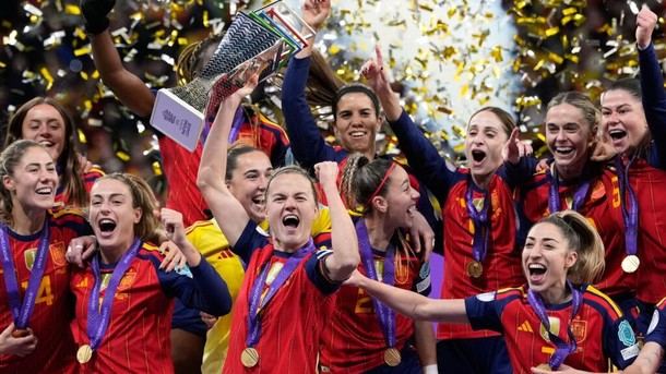 La 1 se impone el martes con la victoria de la Selección femenina y entrevistas destacadas